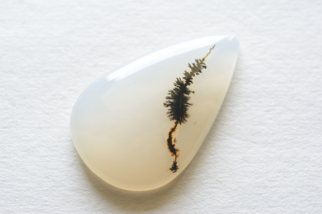 デンドリティックアゲート【48】天然石ルース・カボション　（44×27.5mm）