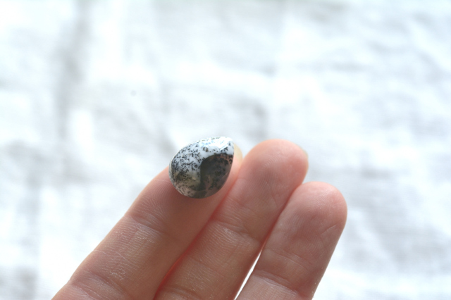 デンドライトオパール【10】ルース・カボション（16×12mm）