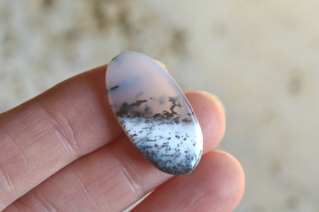 デンドライトオパール【20】ルース・カボション（27×14mm）
