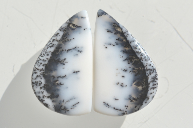 デンドライトオパール　ペア【25】ルース・カボション（23.5×14mm）