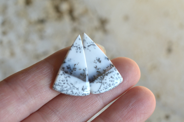 デンドライトオパール　ペア【26】ルース・カボション（24.5×14mm）