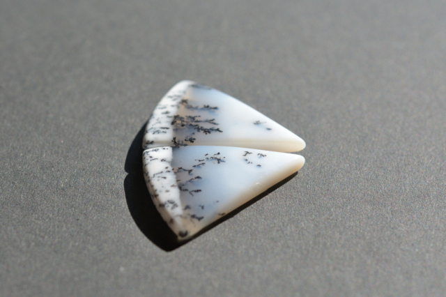 デンドライトオパール　ペア【27】ルース・カボション（22.5×16.5mm）