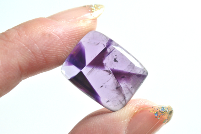 トラピッチェアメジスト（ファントム）【9】ルース・カボション　（17.5×14mm）