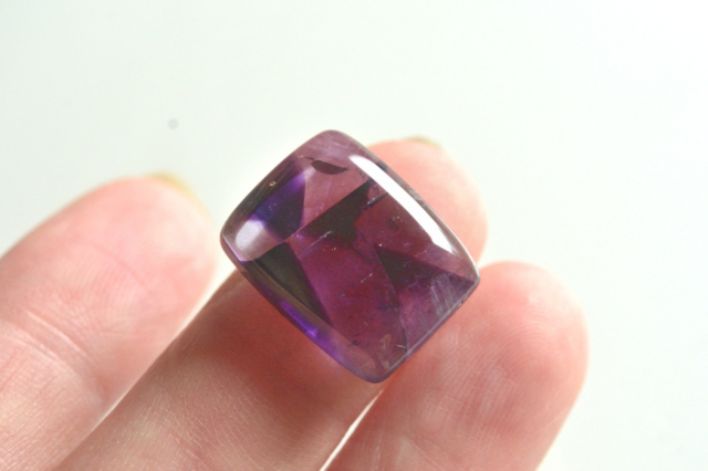 トラピッチェアメジスト（ファントム）【9】ルース・カボション　（17.5×14mm）