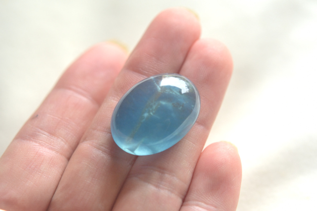 ブルーフローライト【65】ルース・カボション　（25×18mm）