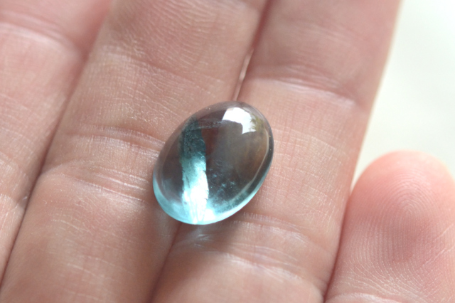 ブルーフローライト【69】ルース・カボション　（14×10.5mm）