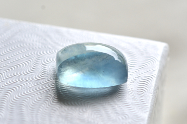 ブルーフローライト【70】ルース・カボション　（15.5×11.5mm）