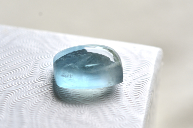ブルーフローライト【70】ルース・カボション　（15.5×11.5mm）