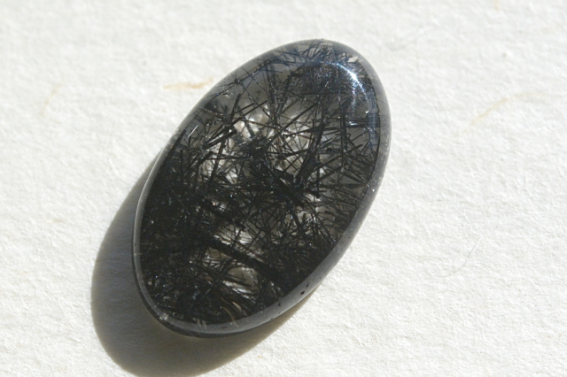 ブラックチルクォーツ【15】ルース・カボション（16.5×10.5mm）