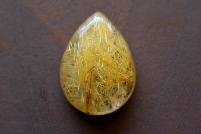 ゴールドルチルクォーツ【49】ルース・カボション（18×13mm）