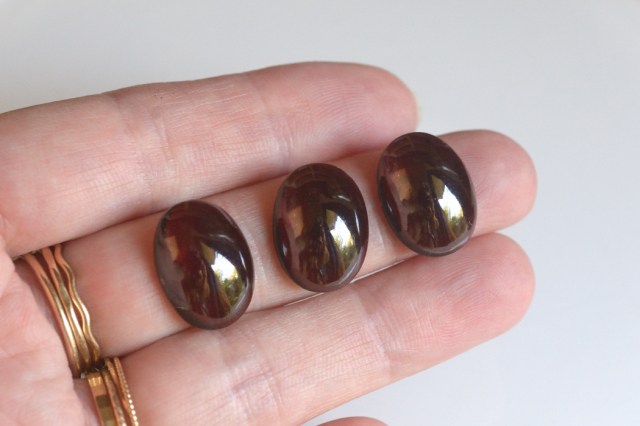 ガーネット【12】ルース・カボション（16×12mm）1石