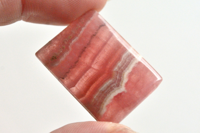 インカローズ（ロードクロサイト）【8】ルース・カボション（27.5×20mm）