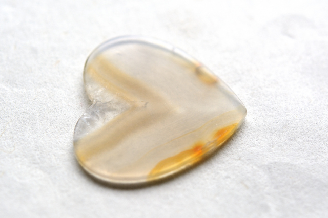 イリスアゲート（レインボーアゲート）【16】ルース・ハート型（30.5