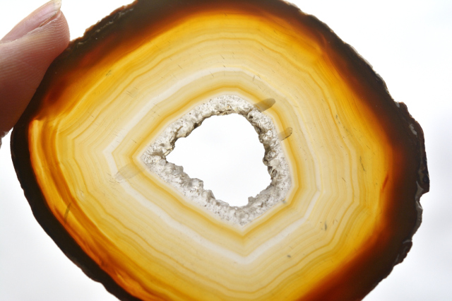 イリスアゲート【21】ルース・カボション（68.5×57.5mm）