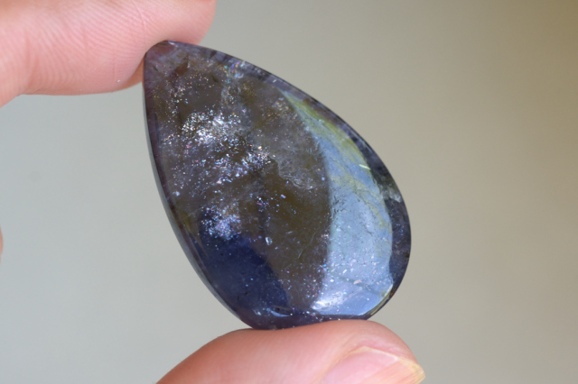 アイオライトサンストーン【30】ルース・カボション（34.5×22ｍm）