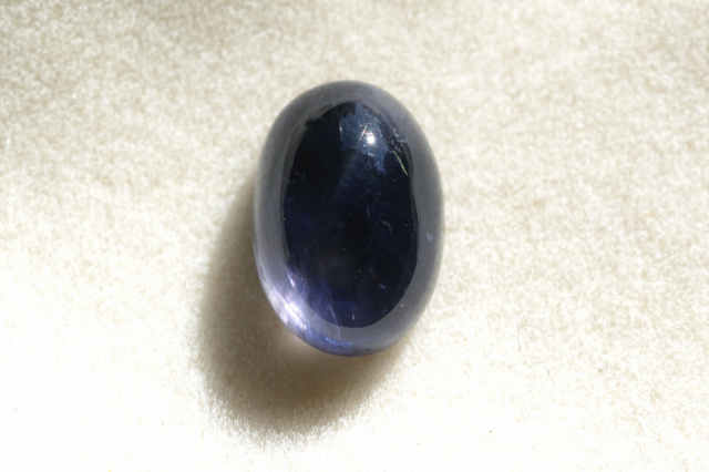 アイオライト【43】ルース・カボション（10.5×7.5ｍｍ）