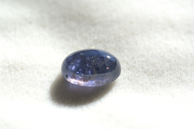 アイオライト【51】ルース・カボション（10.5×7.5ｍｍ）
