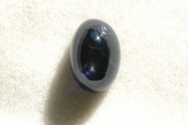 アイオライト【52】ルース・カボション（10.5×7.5ｍｍ）