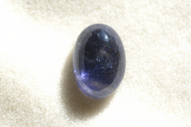 アイオライト【54】ルース・カボション（10.5×7.5ｍｍ）