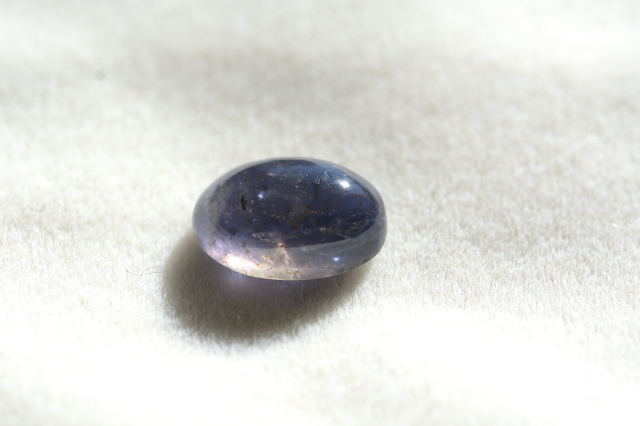 アイオライト【54】ルース・カボション（10.5×7.5ｍｍ）