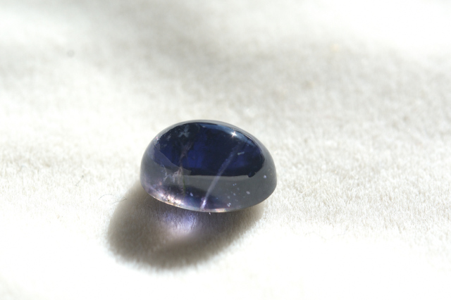 アイオライト【61】ルース・カボション（10.5×7.5ｍｍ）
