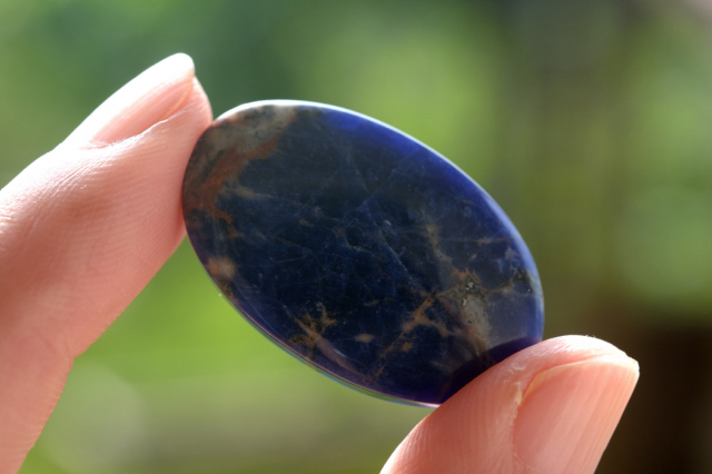 インペリアルソーダライト【19】ルース・カボション（29.5×18.5mm）