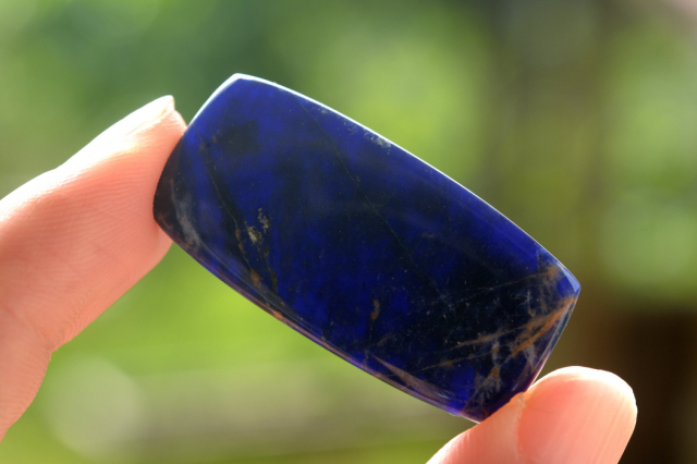 インペリアルソーダライト【24】ルース・カボション（36.5×18mm）