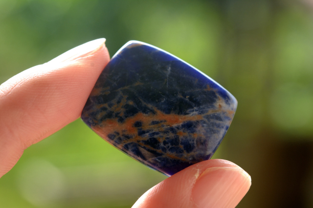 インペリアルソーダライト【25】ルース・カボション（25×20mm）