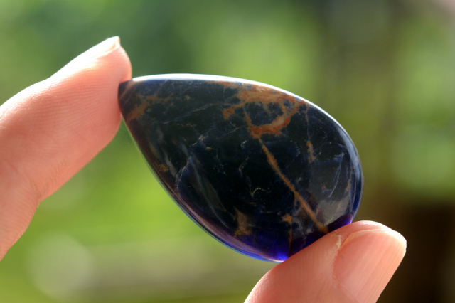 インペリアルソーダライト【26】ルース・カボション（36×21mm）