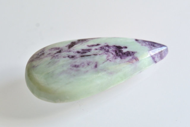ケンメレライト【5】天然石ルース・カボション　（37.5×17.5mm）