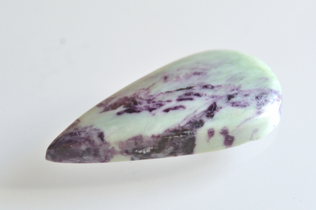 ケンメレライト【5】天然石ルース・カボション　（37.5×17.5mm）