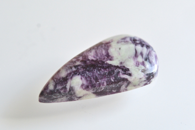 ケンメレライト【7】天然石ルース・カボション　（31.5×17mm）