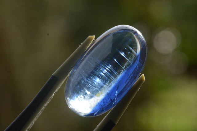 ネパール産カイヤナイト【50】ルース・カボション（20.5×11.5mm）