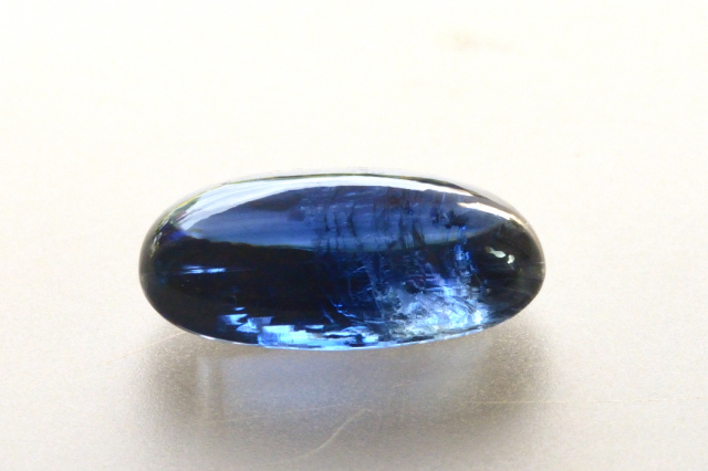 ネパール産カイヤナイト【50】ルース・カボション（20.5×11.5mm）