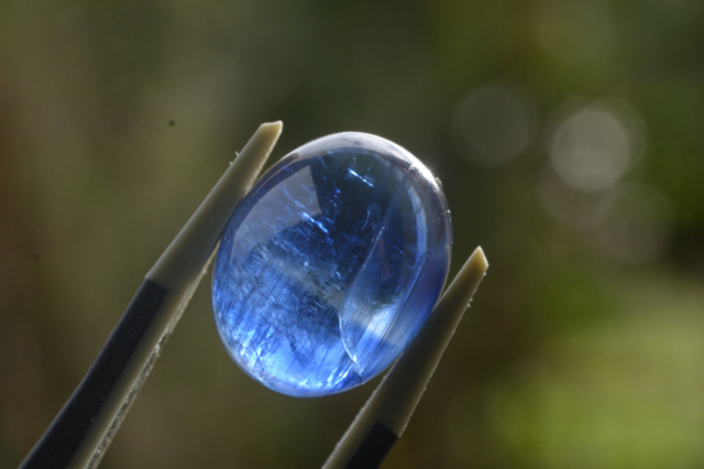 ネパール産カイヤナイト【51】ルース・カボション（15×12mm）