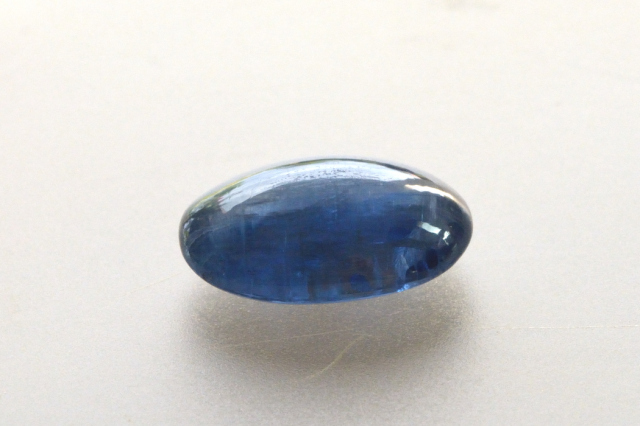 ネパール産カイヤナイト【52】ルース・カボション（16.5×11.5mm）
