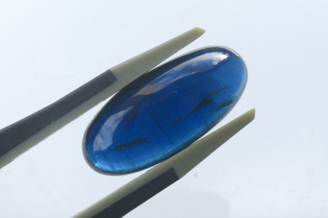ネパール産カイヤナイト【53】ルース・カボション（20.5×9mm）