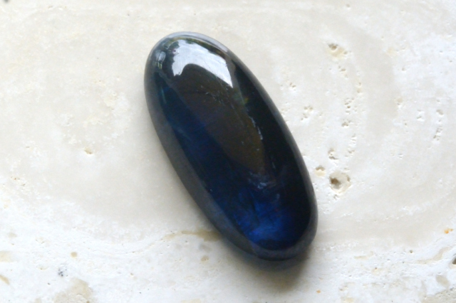 ネパール産カイヤナイト【53】ルース・カボション（20.5×9mm）