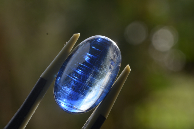 ネパール産カイヤナイト【54】ルース・カボション（16.5×10.5mm）