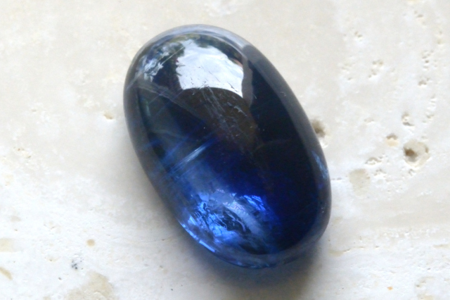 ネパール産カイヤナイト【54】ルース・カボション（16.5×10.5mm）