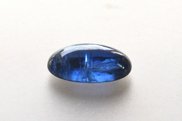 ネパール産カイヤナイト【54】ルース・カボション（16.5×10.5mm）