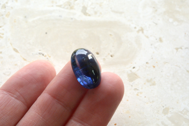 ネパール産カイヤナイト【54】ルース・カボション（16.5×10.5mm）