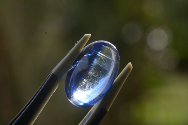 ネパール産カイヤナイト【55】ルース・カボション（15×9.5mm）