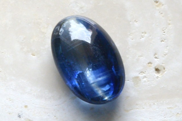 ネパール産カイヤナイト【55】ルース・カボション（15×9.5mm）