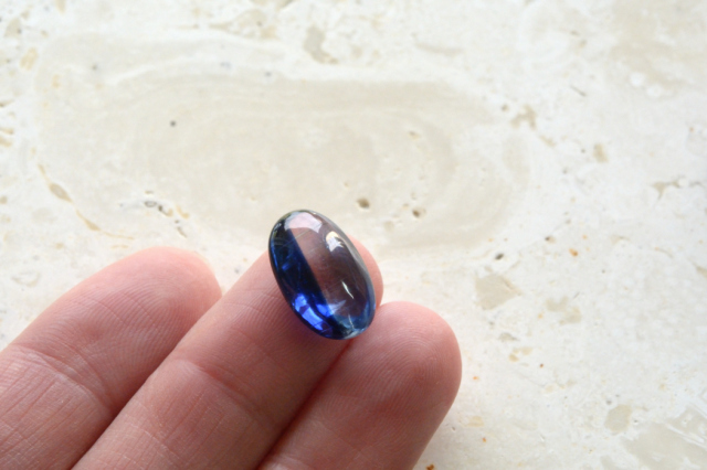 ネパール産カイヤナイト【55】ルース・カボション（15×9.5mm）