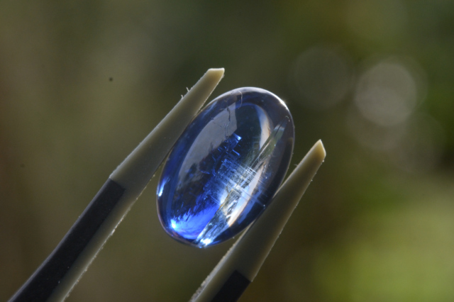 ネパール産カイヤナイト【57】ルース・カボション（13×8mm）