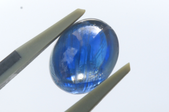 ネパール産カイヤナイト【58】ルース・カボション（11.5×9.5mm）