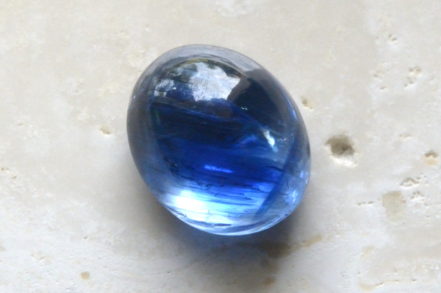 ネパール産カイヤナイト【58】ルース・カボション（11.5×9.5mm）