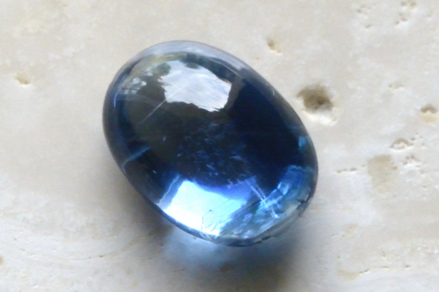 ネパール産カイヤナイト【59】ルース・カボション（10.5×7.5mm）