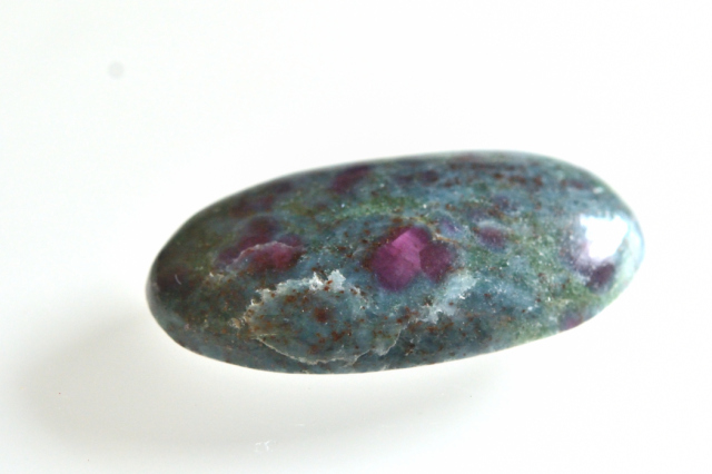 ルビーinカイヤナイト【11】ルース・カボション（32.5×18mm）